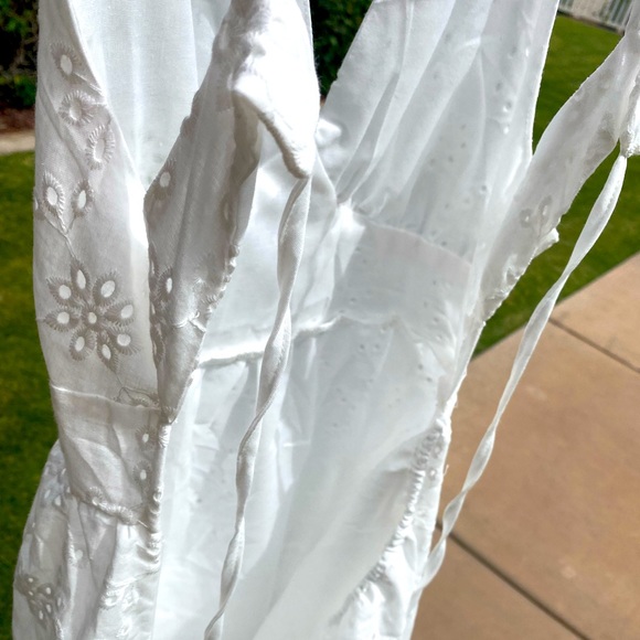 White summer dress - Picture 2 of 2